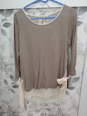 LC Lauren Conrad Taupe Long-Sleeve Tunic with Cream Side Ties